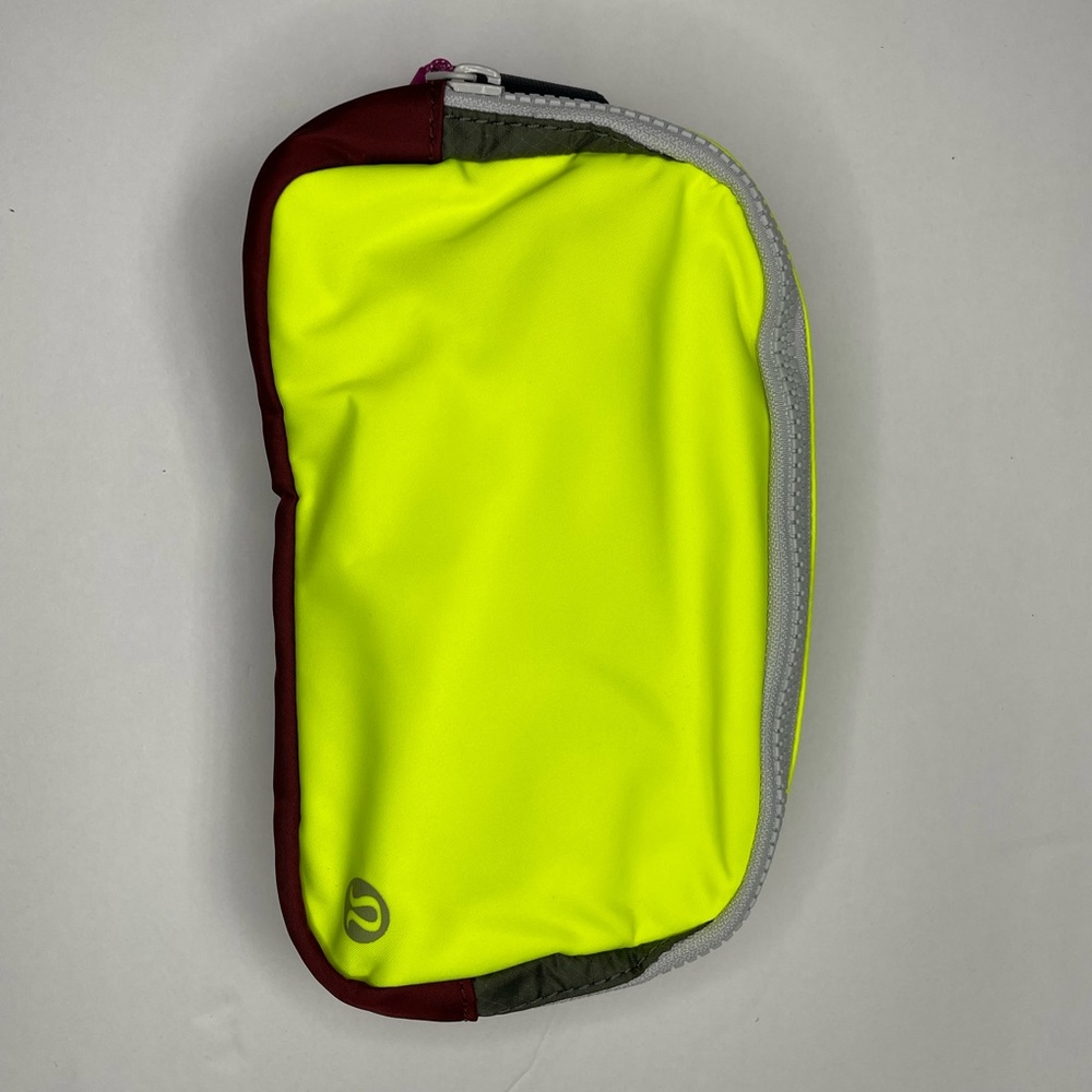 COPY - Lululemon Everywhere Belt Bag